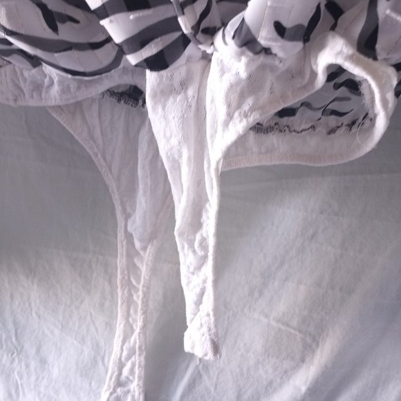 Women's L Cache Tiger Striped Chiffon Bodysuit - Picture 9 of 17